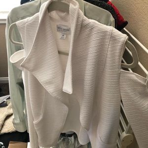 A lot of woman dresses